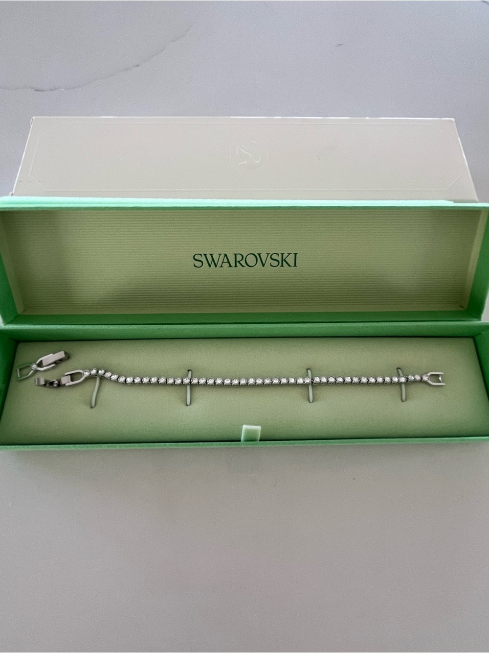 Swarovski Emily Crystal Tennis Bracelet Rhodium Plated Size M 1808960 LIKE NEW!